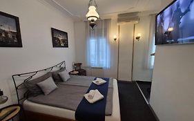 Authentic Belgrade Centre Hostel - Only Private Rooms